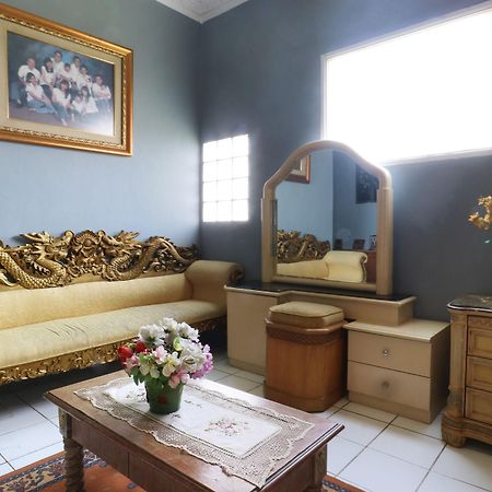 Villa Sri Manganti Jakarta Eksteriør billede